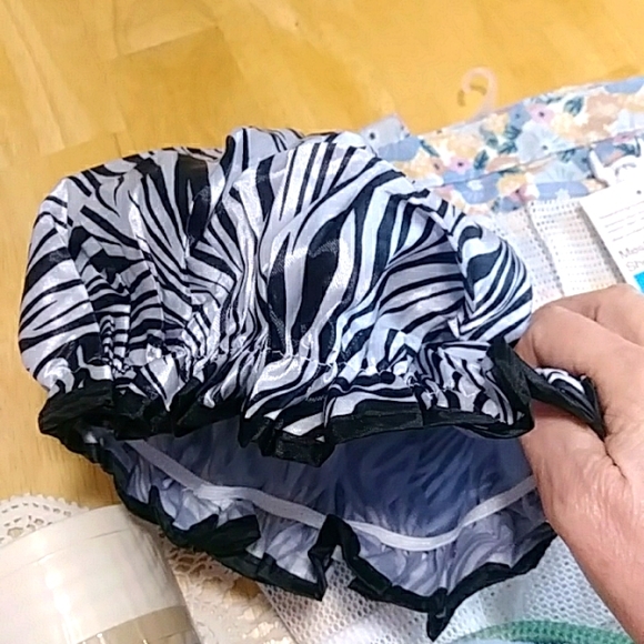 Bath And Body Bundle + Storage Cubes - Picture 4 of 10